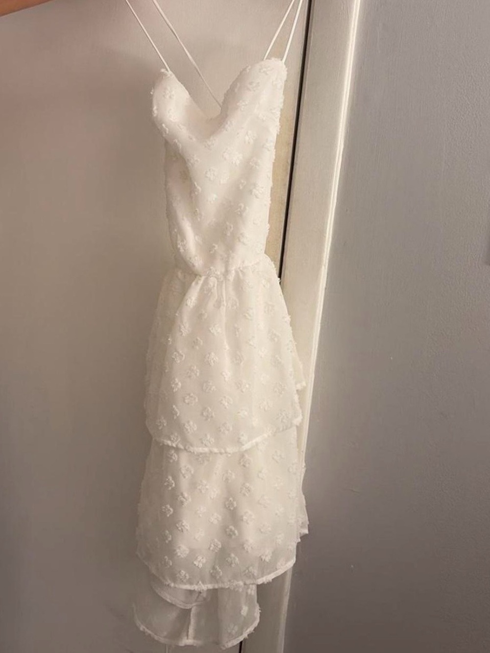 Lucy in the Sky White Tiered Spaghetti-Strap Midi Dress